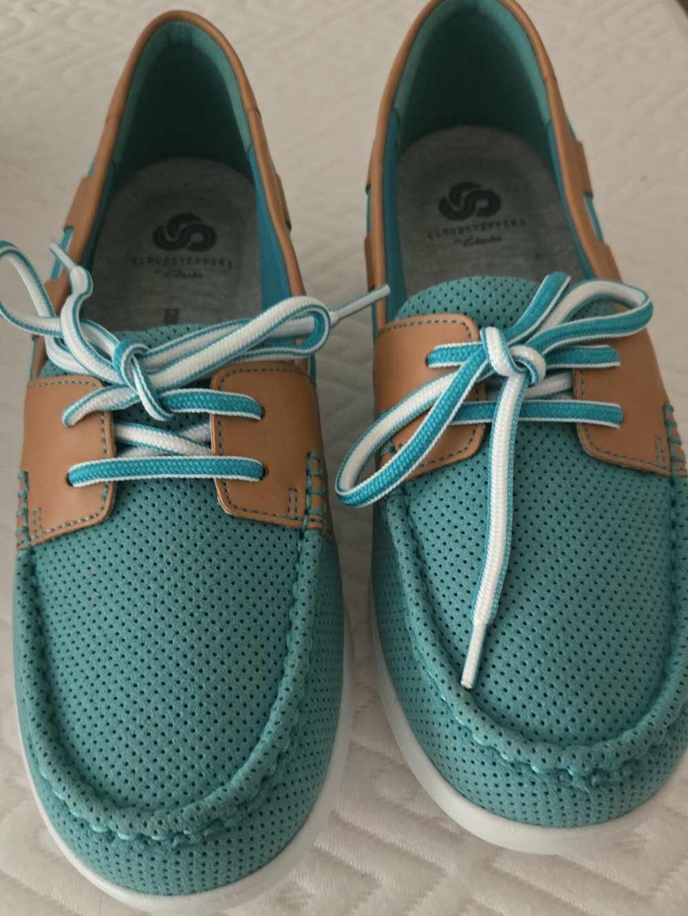 Clarks Jocolin Vista Teal Perforated Boat Shoes with Tan Trim